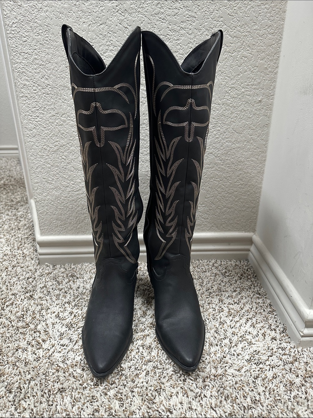 Qupid Black Knee High Western Boots with Contrast Stitching